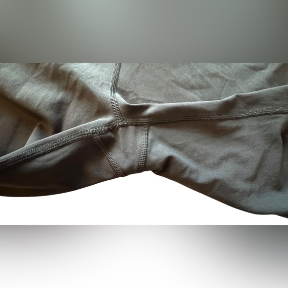 🍋Lululemon Train Times Crop (17")
Black - Picture 8 of 8